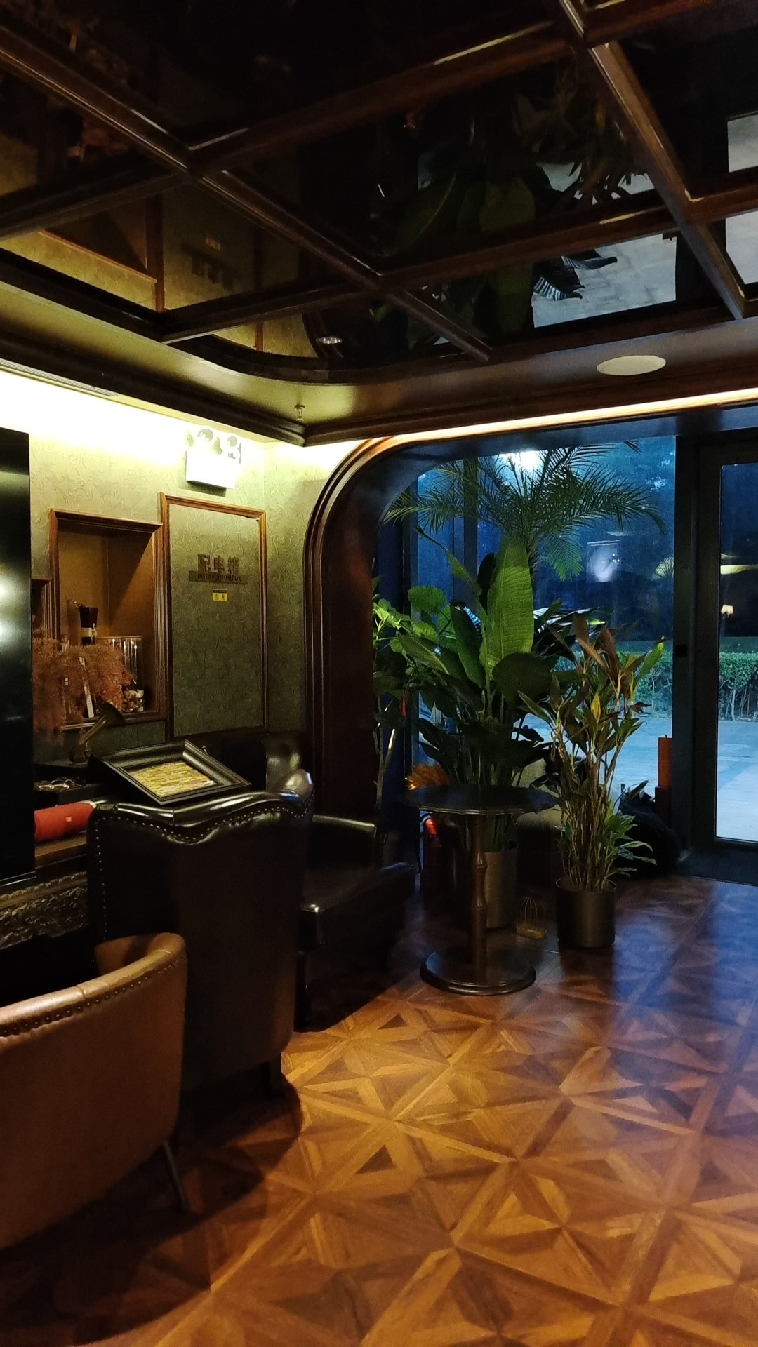 襄阳商务ktv及商务ktv什么意思解析-老河口市ktv预订